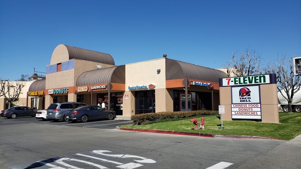 Warner Grand Plaza: 2212-2246 South Grand Avenue, Santa Ana, CA 92705